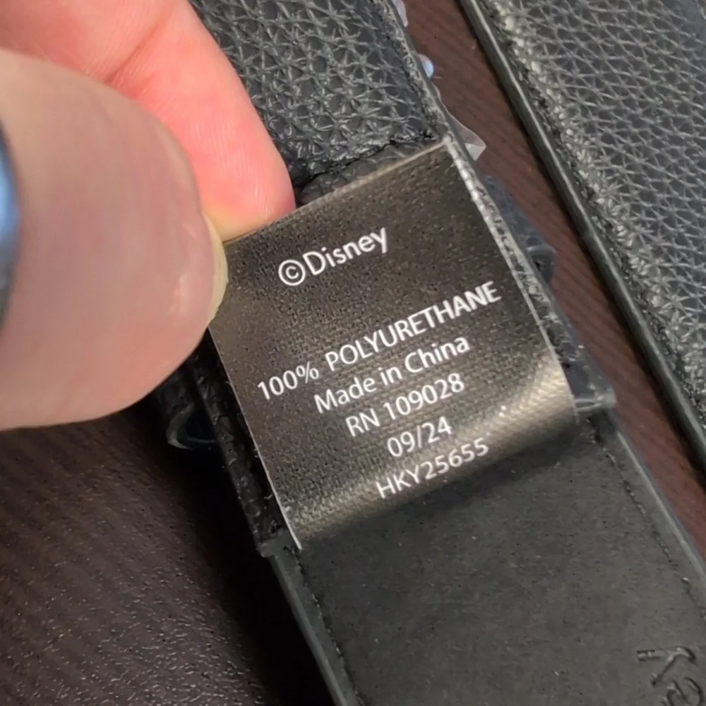 DISNEY 2024 Black Belt Size M Polished Metal Logo Buckle NWT